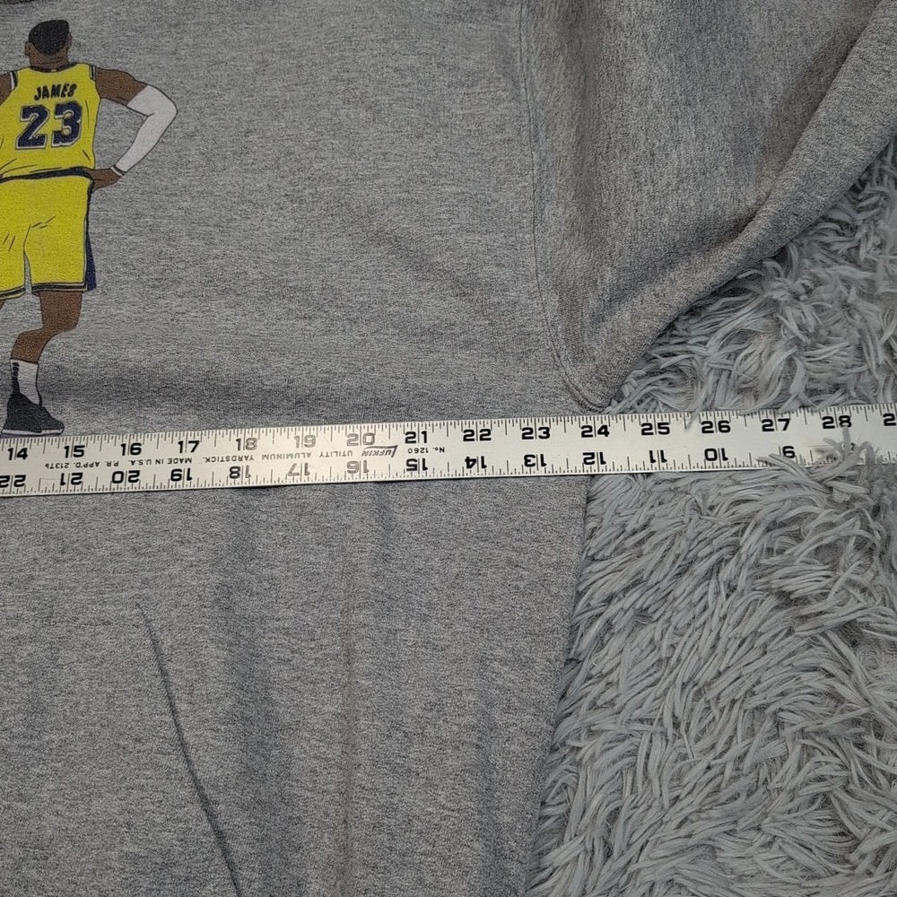 Kobe Bryant Lebron James Sweatshirt Mens L Gray Hoodie Pocket Street Wear - Picture 3 of 10